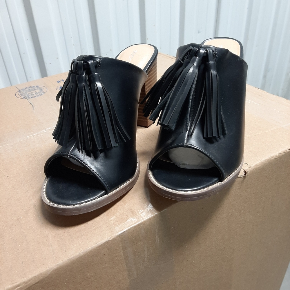 Ladies shoes